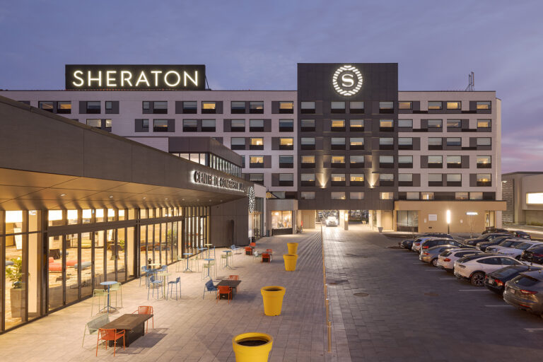 Building Façade Renovation: Challenges, Approach & Results – Stekar