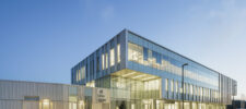 Photo grandiose de l'enveloppe du bâtiment du poste de police Lévis.